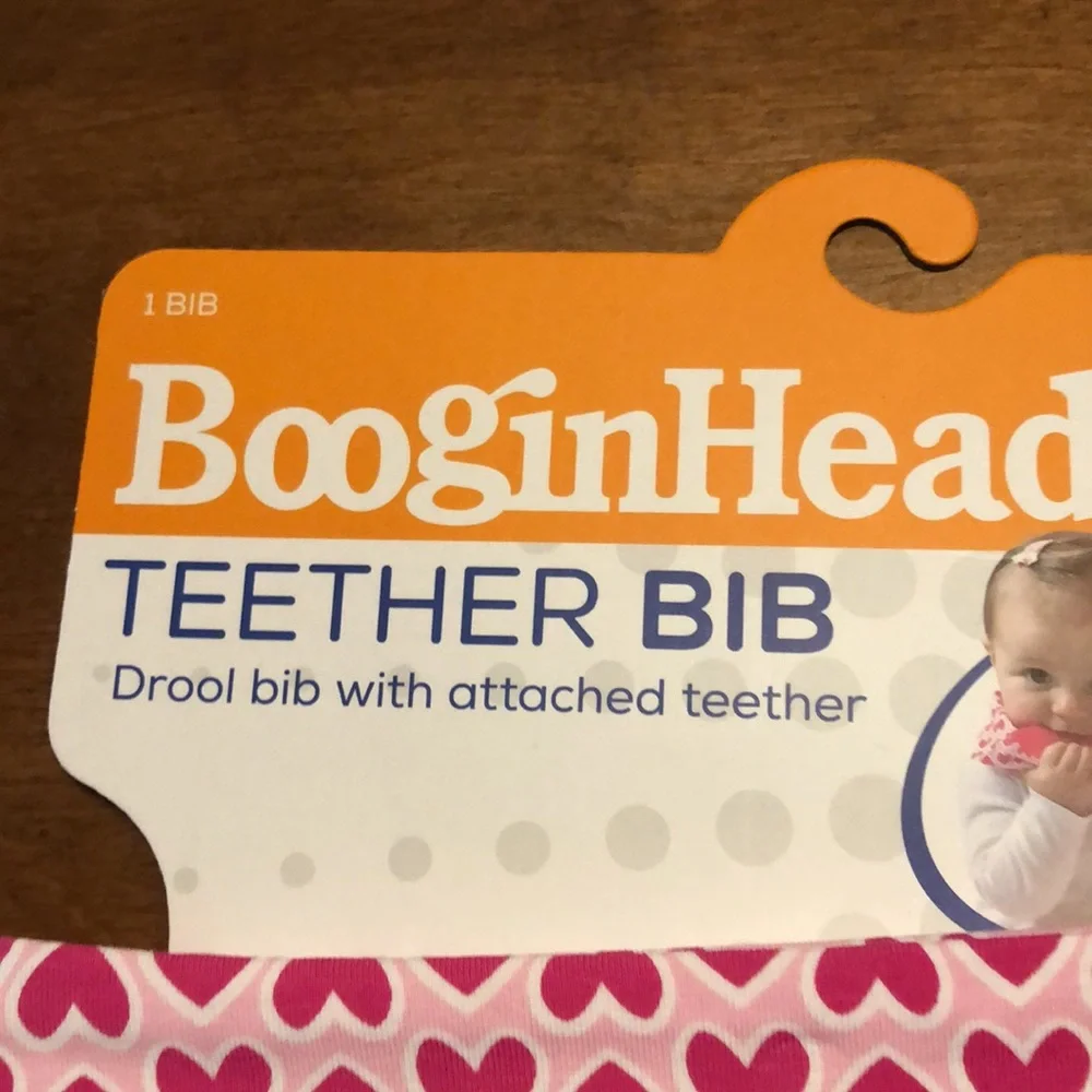 🌵 3/$15 BooginHead pink heart drool bib with attached silicone teether